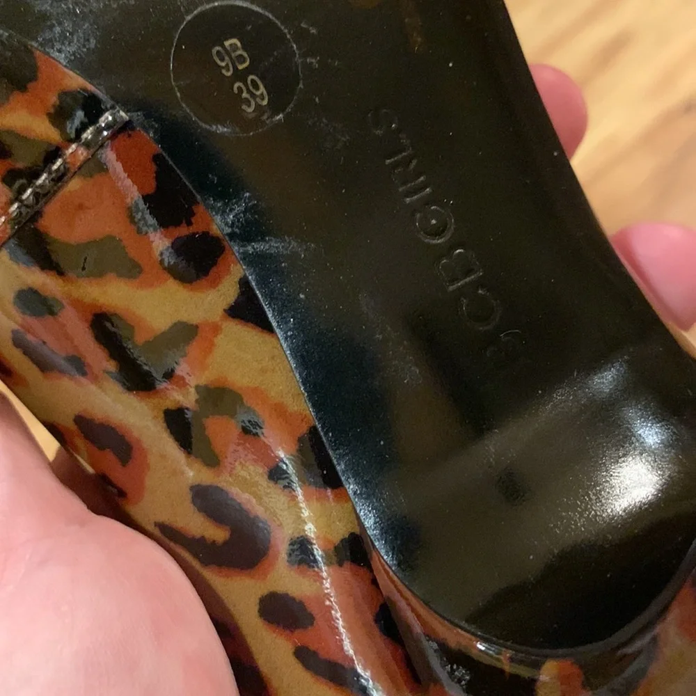 BCBGirls Brazil peep toe pinup rockabilly leopard heels pump cushion insoles EUC
